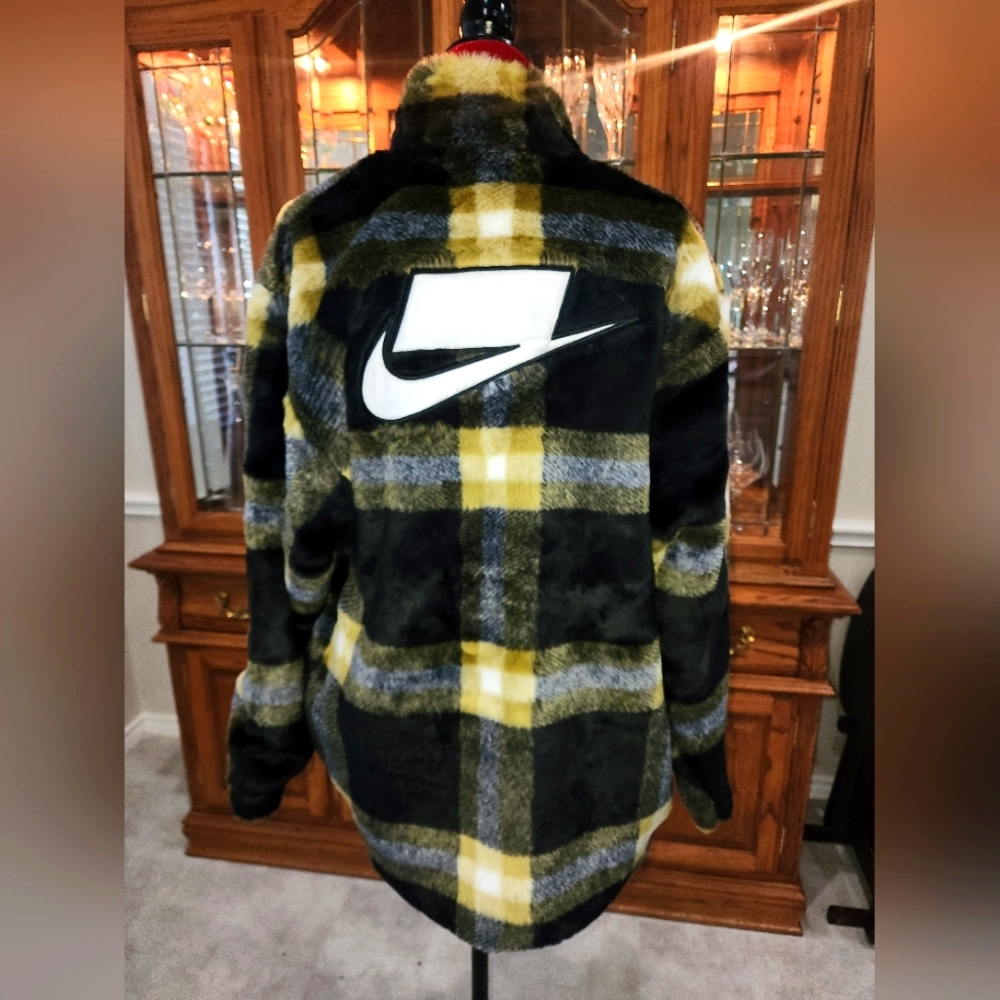 Nike sportswear oversized faux fur plaid jacket, women's small
